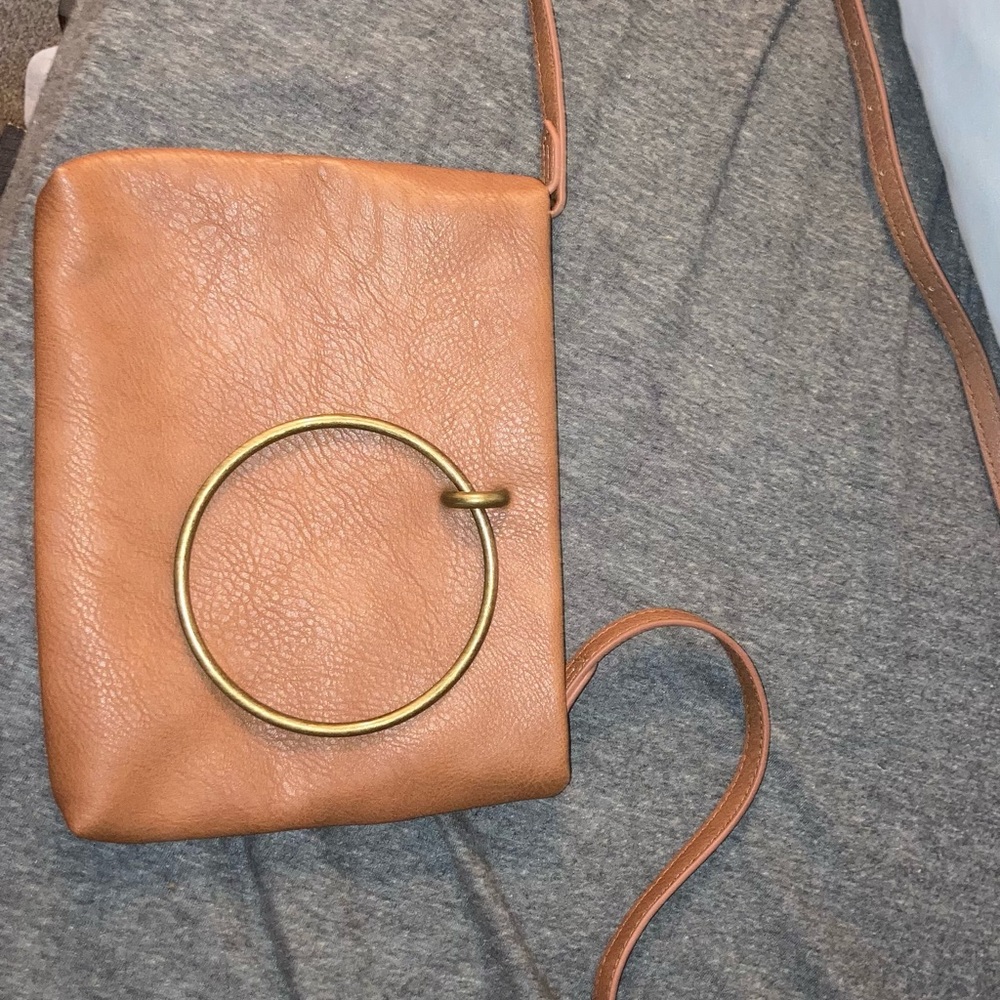 Universal thread goods co.